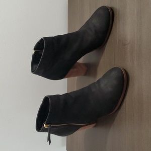 COLE HAAN Davenport Side Zip Black Bootie Size 8.5